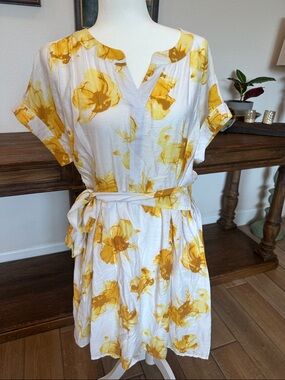 Simply Vera Vera Wang White Mini Dress with Yellow Floral Print